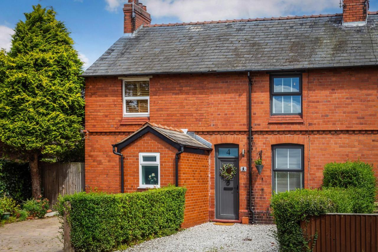 Stylish Romantic Country Escape Near Chester Christleton エクステリア 写真