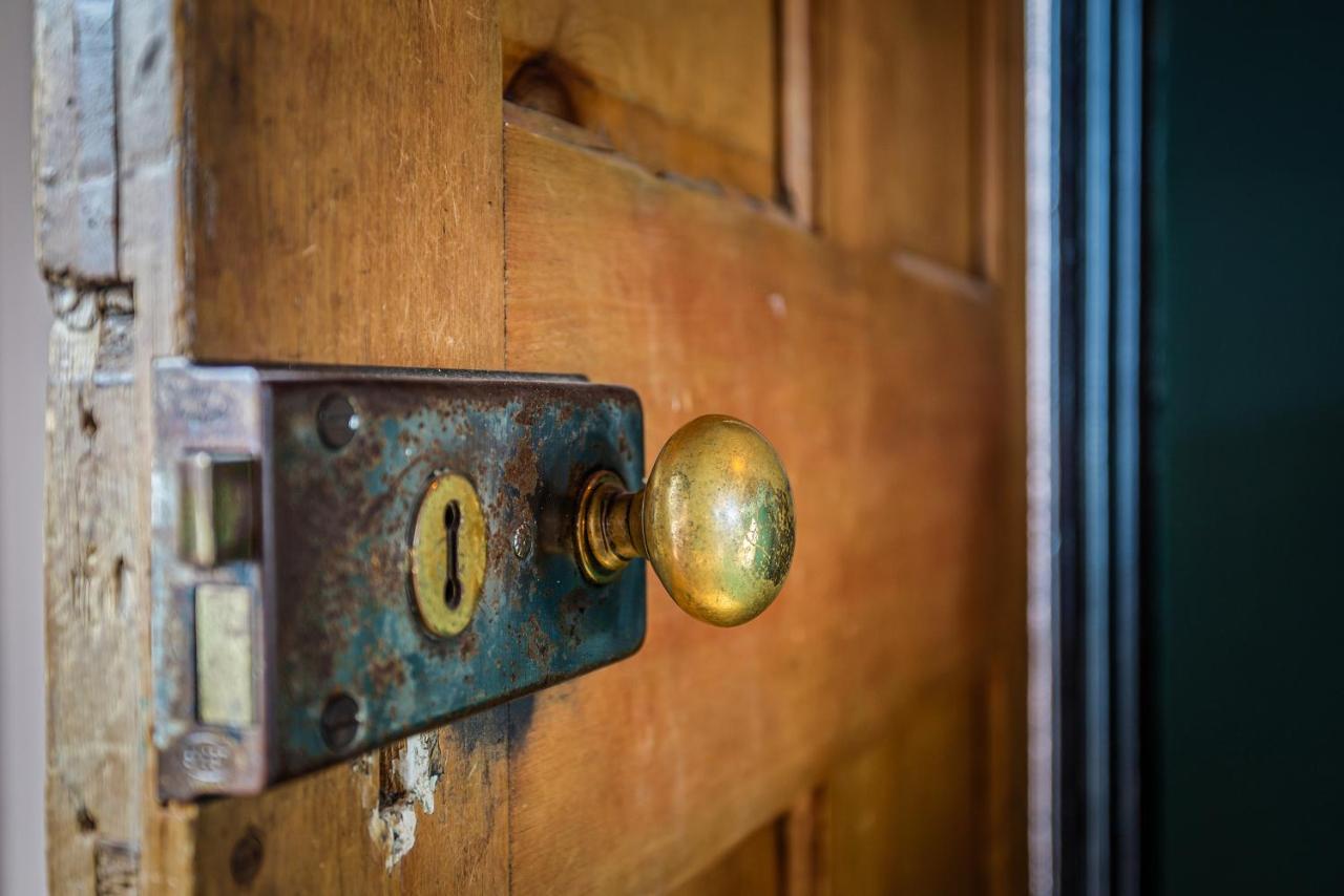 Stylish Romantic Country Escape Near Chester Christleton エクステリア 写真