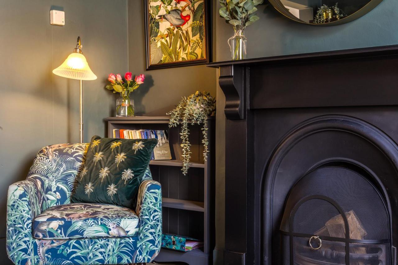 Stylish Romantic Country Escape Near Chester Christleton エクステリア 写真