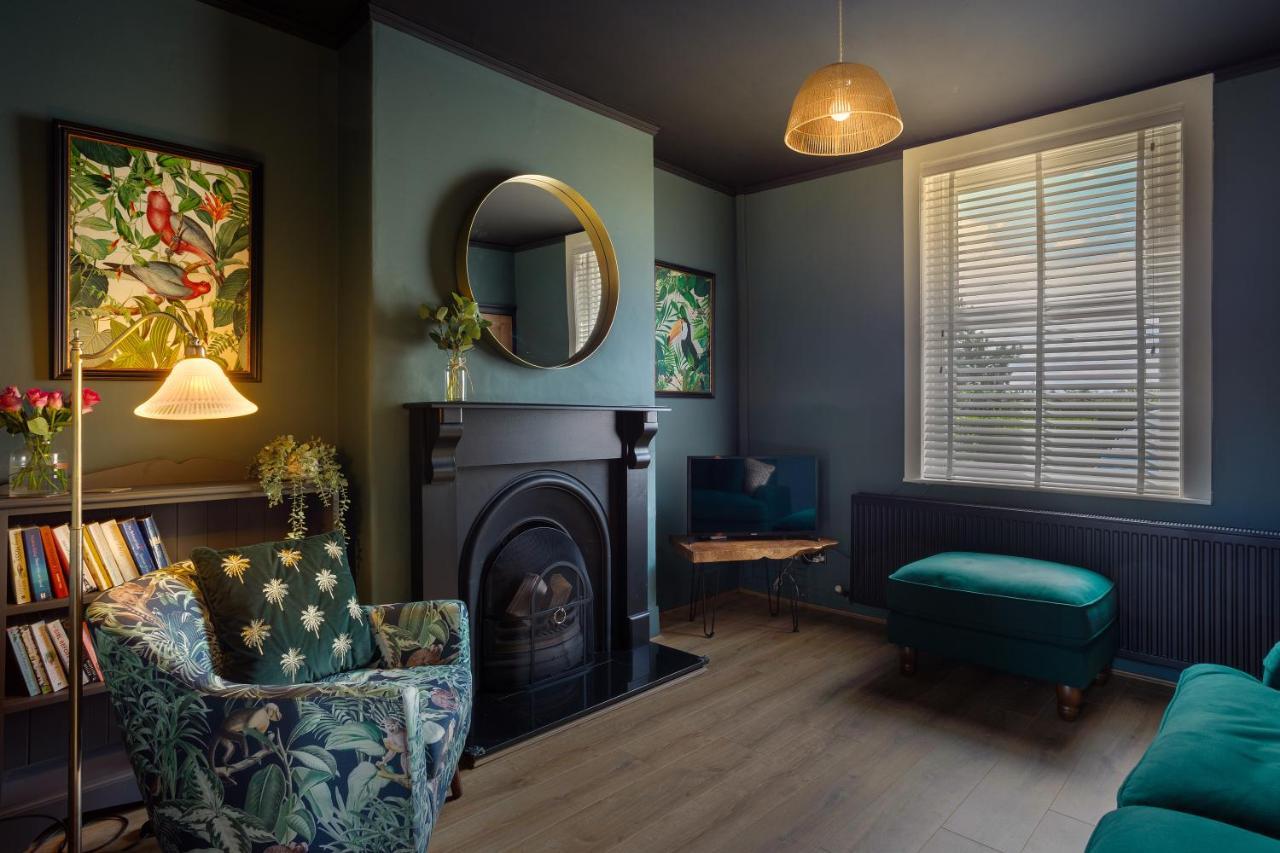 Stylish Romantic Country Escape Near Chester Christleton エクステリア 写真